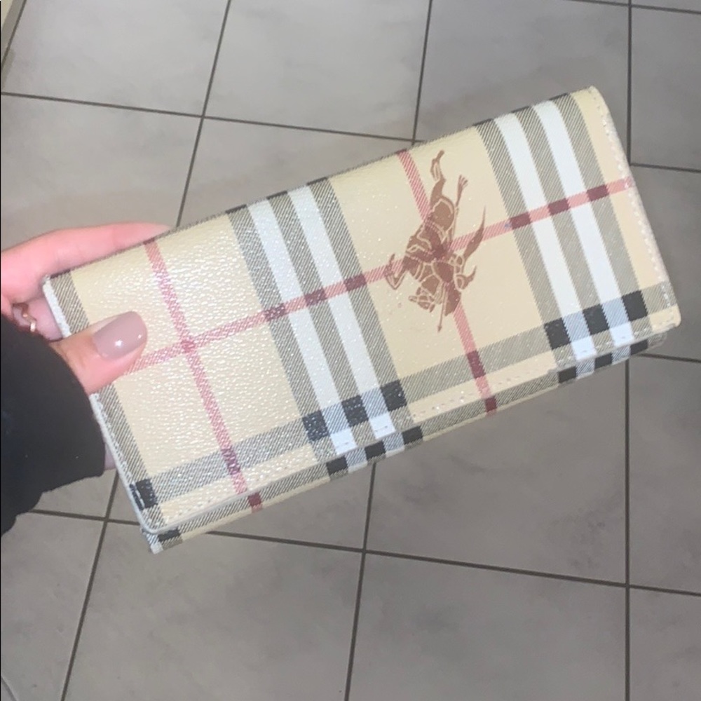Wallet with Burberry pattern